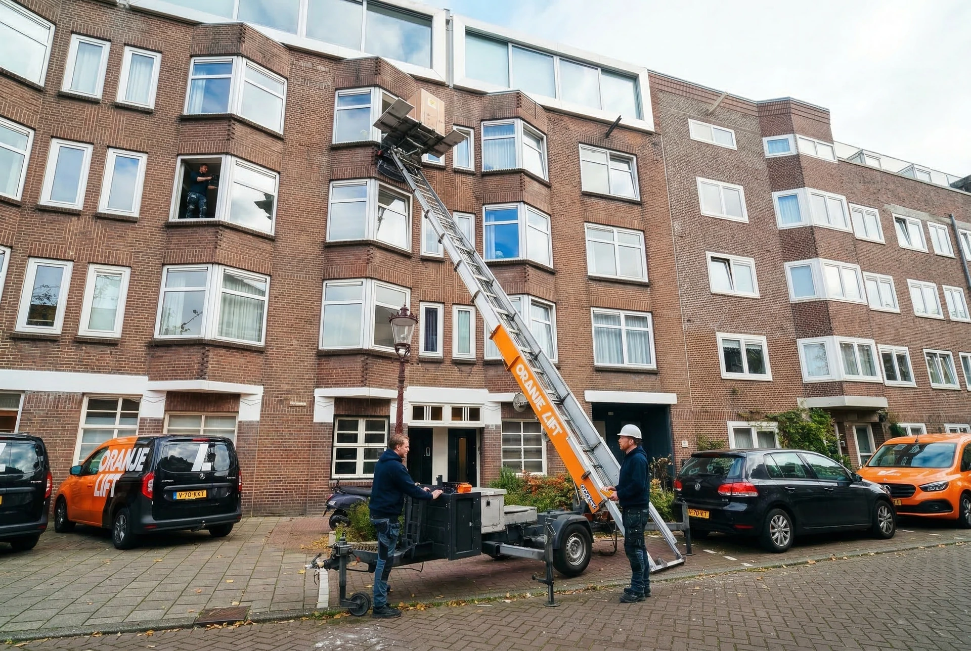 Verhuislift in actie in Barendrecht