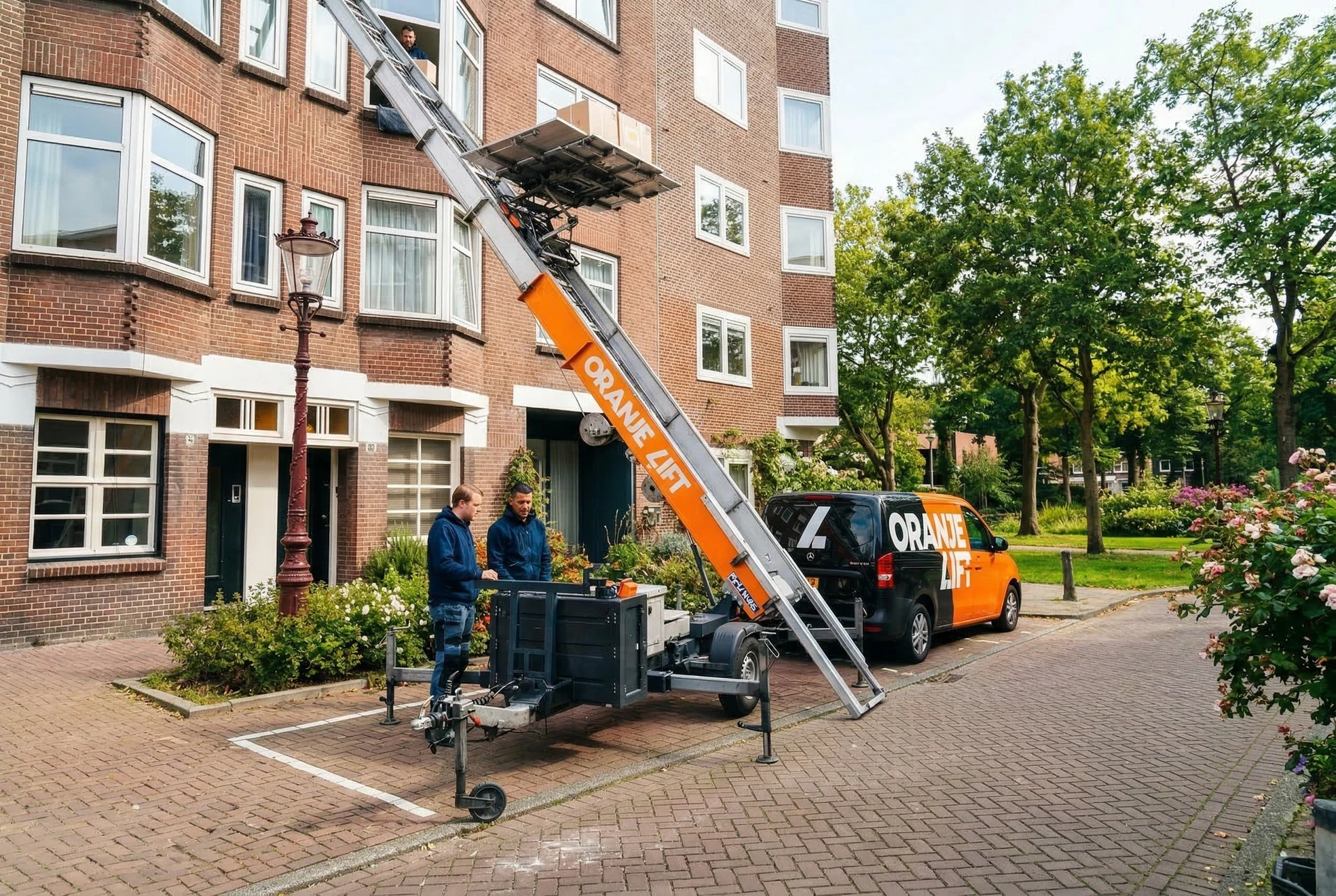 Verhuislift in woonwijk Barendrecht